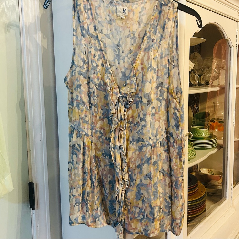 Edme & Esyllte sleeveless top